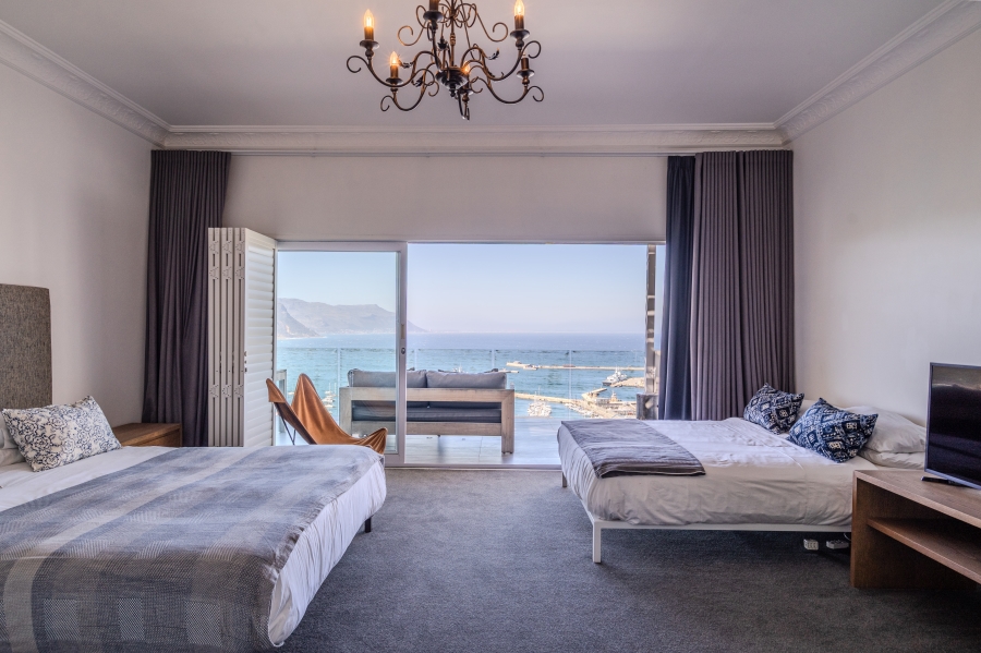 5 Bedroom Property for Sale in Simons Kloof Western Cape